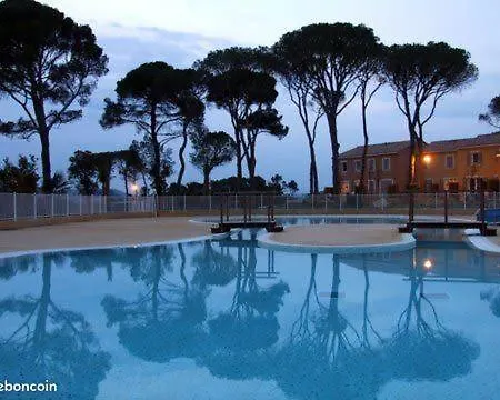 Maison Climatisee Avec Piscine Chauffee Holiday home Calvisson