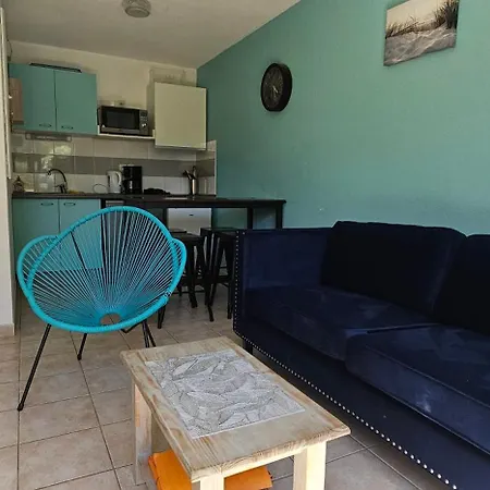 בית נופש Maison Climatisee Avec Piscine Chauffee קאלביסון